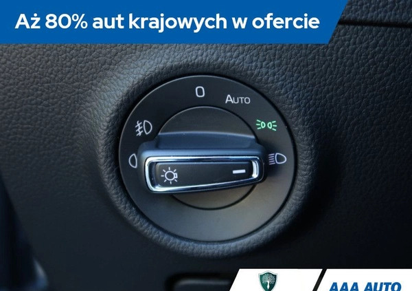 Skoda Superb cena 77000 przebieg: 102841, rok produkcji 2019 z Siedlce małe 326